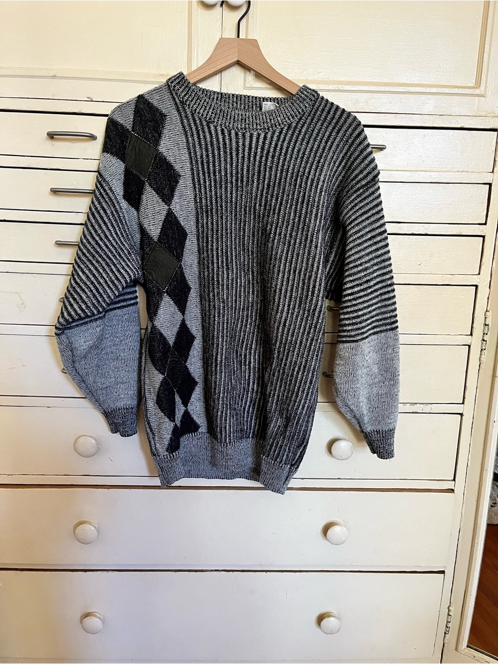 Men's Grey Argyle-Panel Ribbed Crewneck Sweater